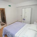 Zrinka **** Svinisce